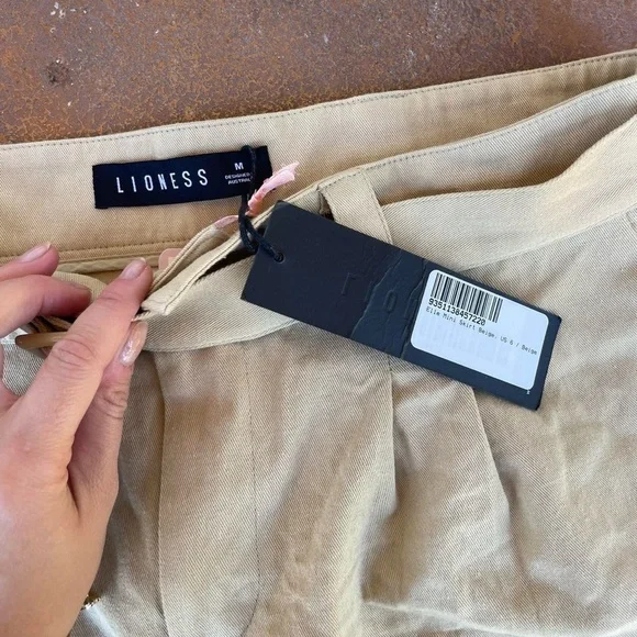 NWT Lioness Elle Mini Skirt Beige size 6 / originally $57 - Picture 6 of 7